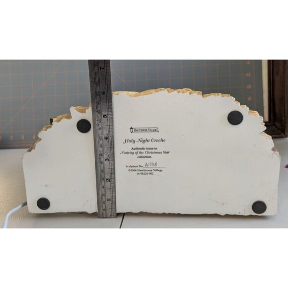 Hawthorne Village Nativity of the Christmas Star Light-Up Nativity Stable - Picture 8 of 11